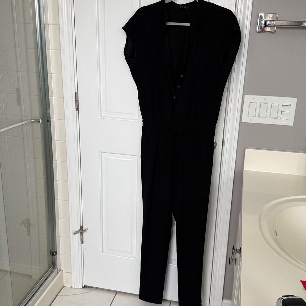 Aritzia Babaton Donnie Jumpsuit Button Up Tapered Leg Black Cap Sleeve - Picture 2 of 7